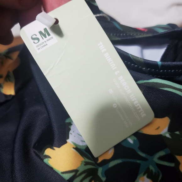 Hello Summer! Black Floral Swim Dress L. - Picture 5 of 7